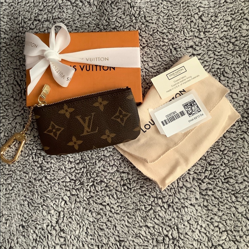 SOLD! BNIB LOUIS VUITTON MONOGRAM KEY POUCH